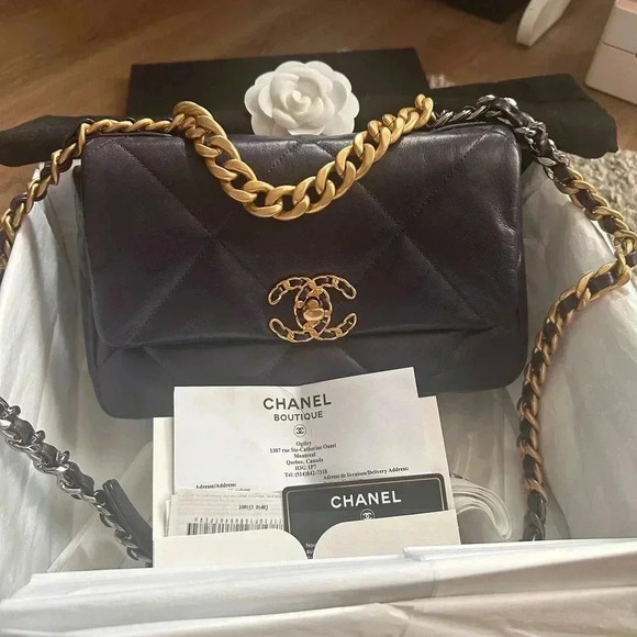 💕Chanel 19 SMALL💕 - Picture 2 of 14